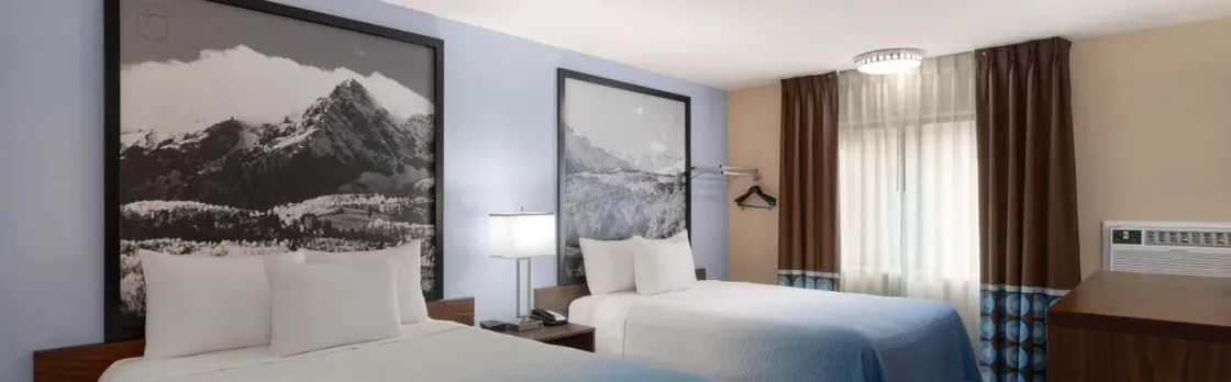 Super 8 by Wyndham Longmont/Twin Peaks