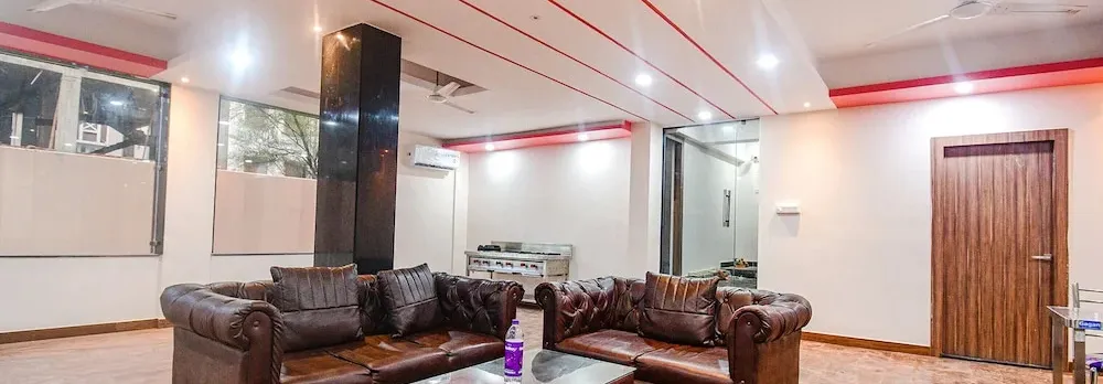 Fabhotel The Lily