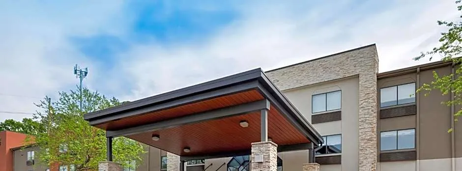 Holiday Inn Express & Suites Raleigh NE - Medical Ctr Area By IHG