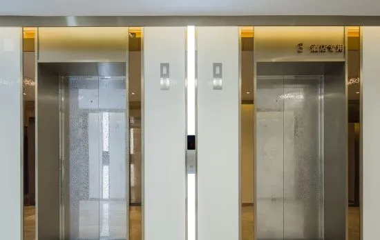 Shenzhen DingjunshanYouxi Movie Hotel（Bao'an International Airport Baotian 1st Road Subway Station）