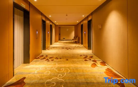Theme Care U Well Hotel (Chengdu East Railway Station 468)