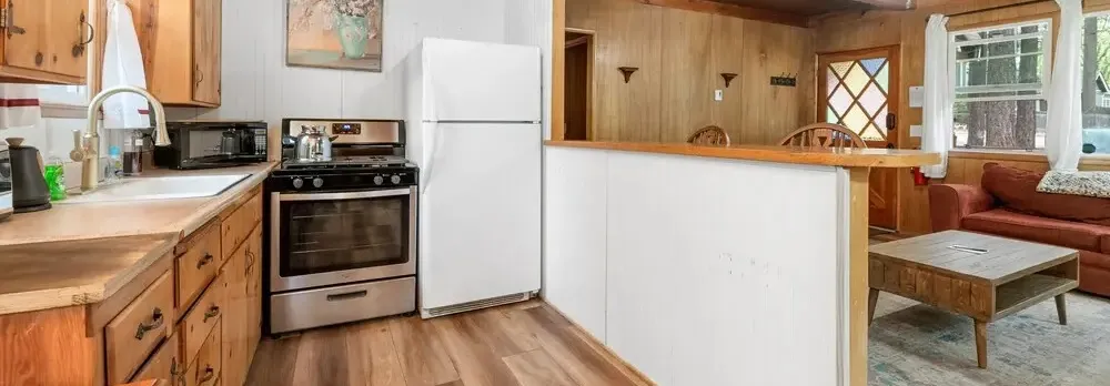 Finch Nest - Beautiful Cabin In A Convenient Location! 2 Bedroom Cabin