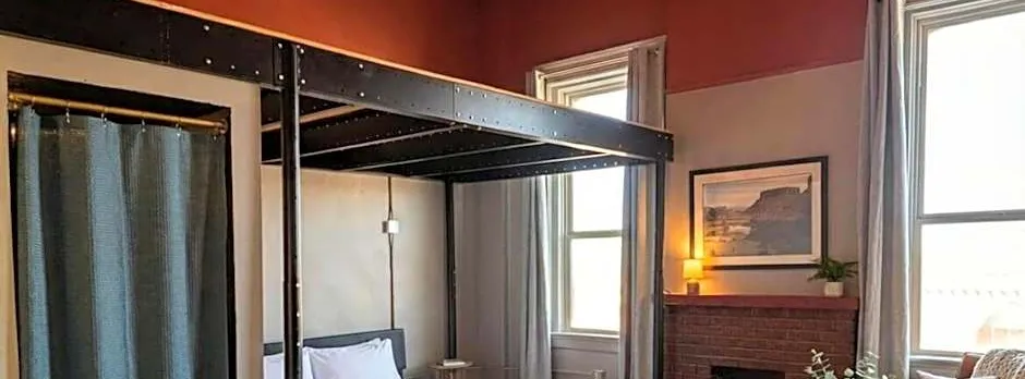The Well Hotel & Taproom