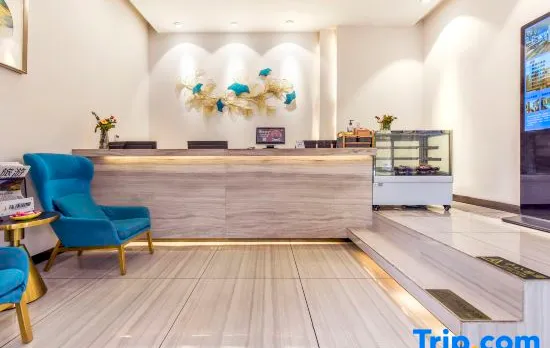 Crescent M00n Hotel (Chengdu Chunxi Road Tianfu Square Metro Station)