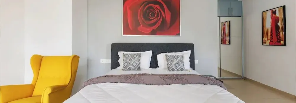 Skyline Haven by Red Olive4bhk30mins Airport