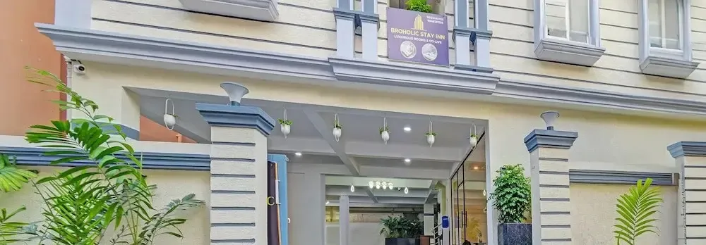 Fabhotel Broholic Stay Inn