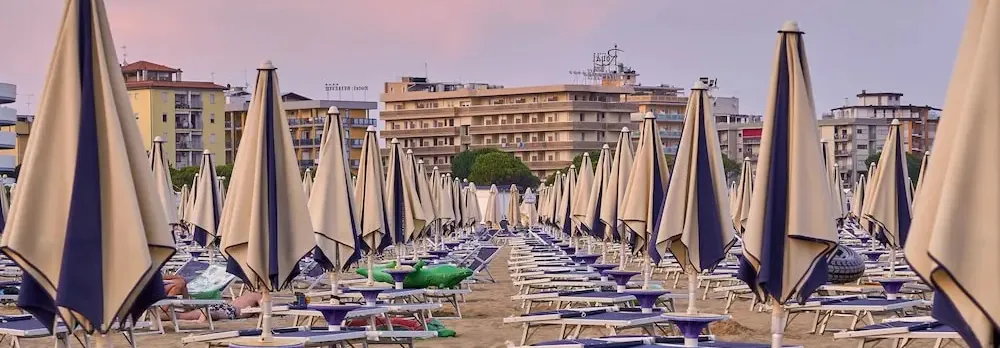 Poolside Holiday Apartment in Bibione Spiaggia