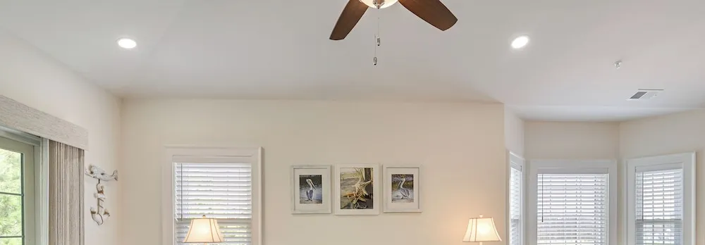 1 Mi to Beach! Sleek Golf & Pool Retreat