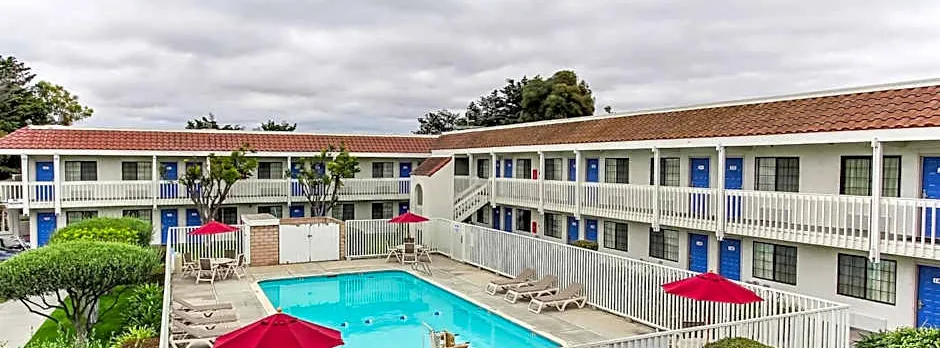 Motel 6-Salinas, CA - North Monterey Area