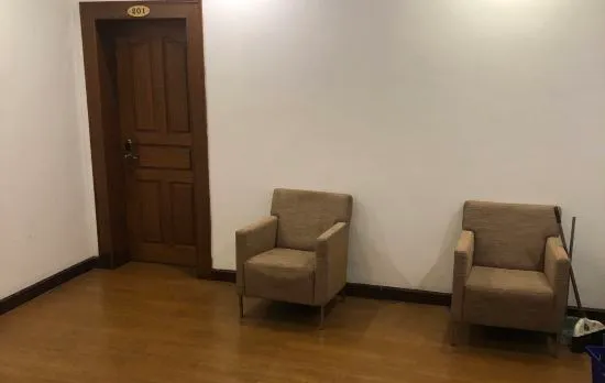 Labor Model Resort