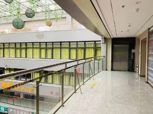 Baowan Four Seasons Hotel (Guangzhou Baiyun Yongtai Metro Station)