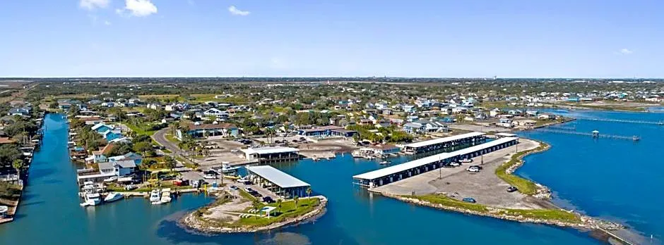 Bluff's Landing Lodge