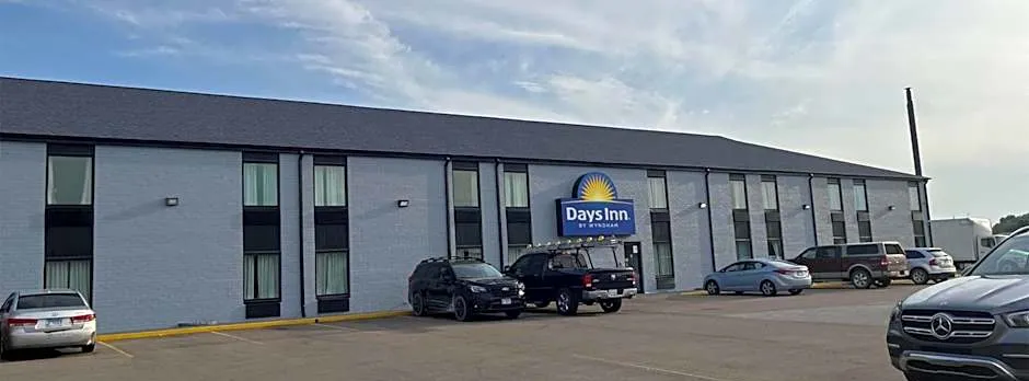 Days Inn & Suites by Wyndham Bloomington/Normal IL