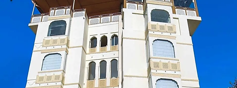 Hotel Ratangarh Palace