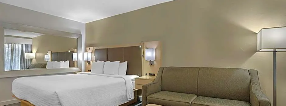 Best Western Plus South Coast Inn