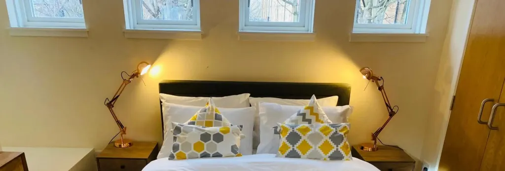 2 Bed 2 bath with Private Parking
