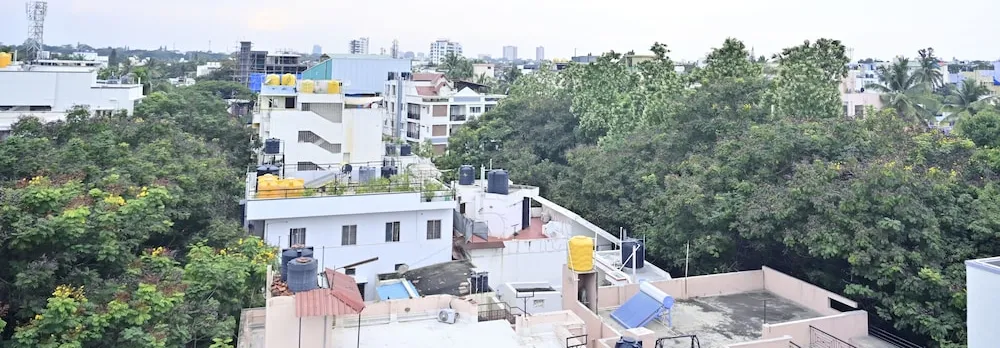 Hotel Noble Nook 100 ft. Road Indiranagar
