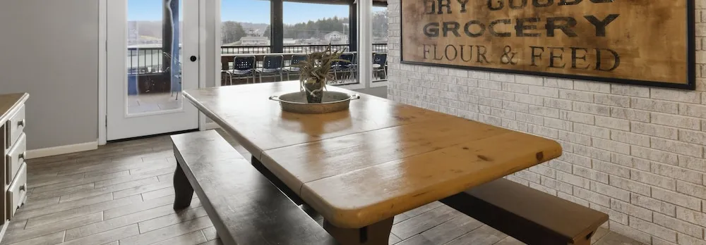 Family-friendly Lakefront Home Near Shorty Pants Bar 21 MM