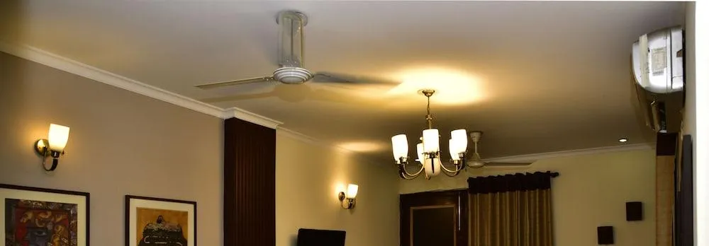Woodpecker - 2 Bedroom Service Apartment