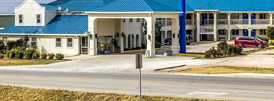 Motel 6 Seguin, TX