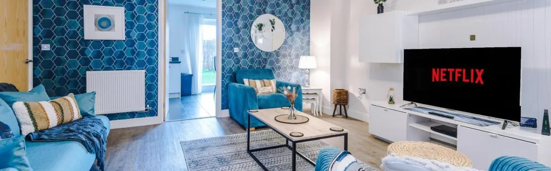 3 Bedroom House by Nyos Properties Short Lets & Serviced Accommodation Manchester with Parking