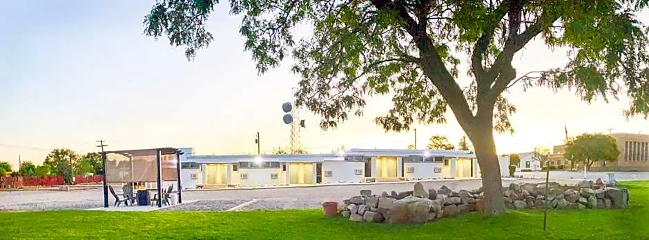 Blue Sage Inn & Suites