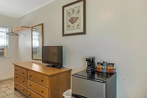 Dolphin Oceanfront Motel - Nags Head