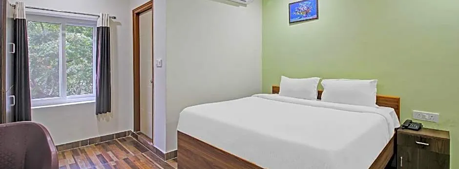 OYO 84999 Hotel SKS Grand Luxury Rooms