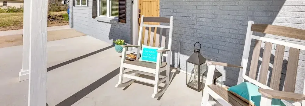 Pet-friendly Tomball Cottage: Steps to Downtown!