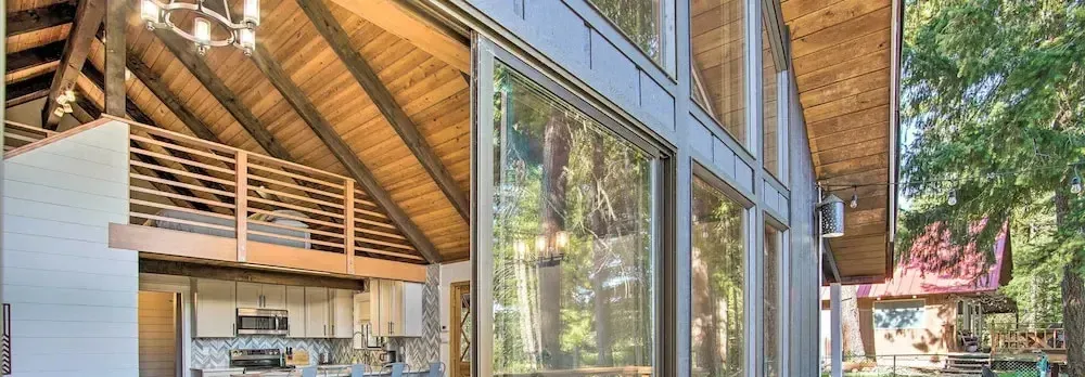 Alpine Retreat w/ Hot Tub & Mountain Views!