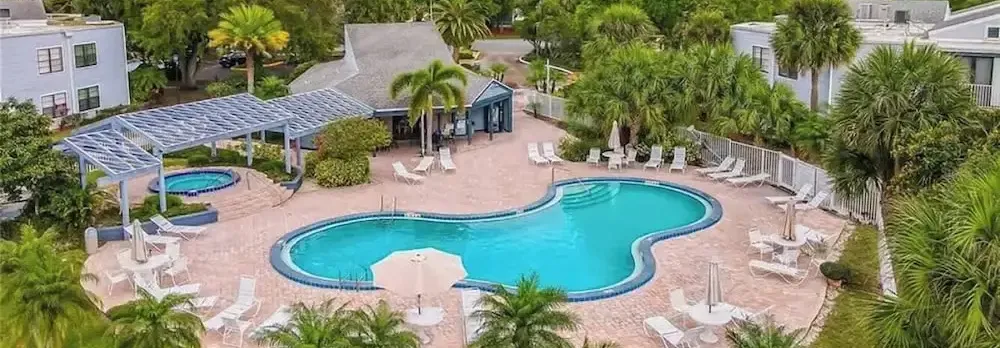 Upstay Condo Near MCO Airport w Golf & Pool
