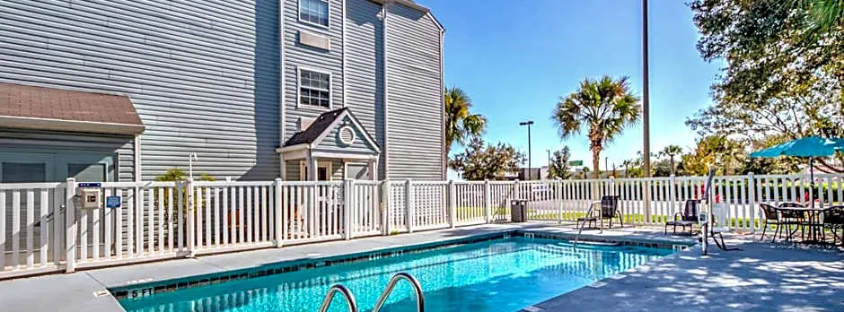 Microtel Inn & Suites By Wyndham Zephyrhills