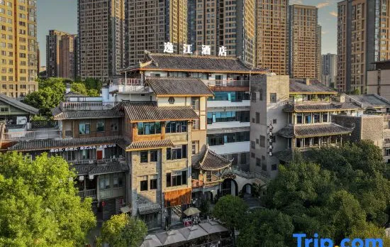 Yijiang Hotel (Banan Ronghui Xiliutuo Ancient Town Branch)
