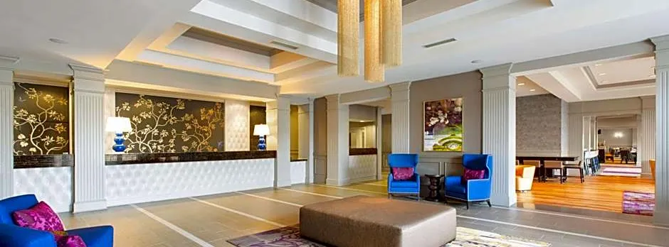 DoubleTree by Hilton Hotel Savannah Historic District