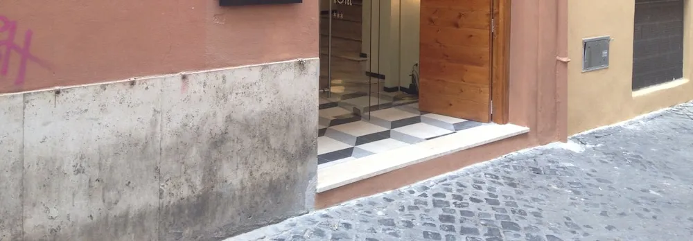 Adrianus Hotel
