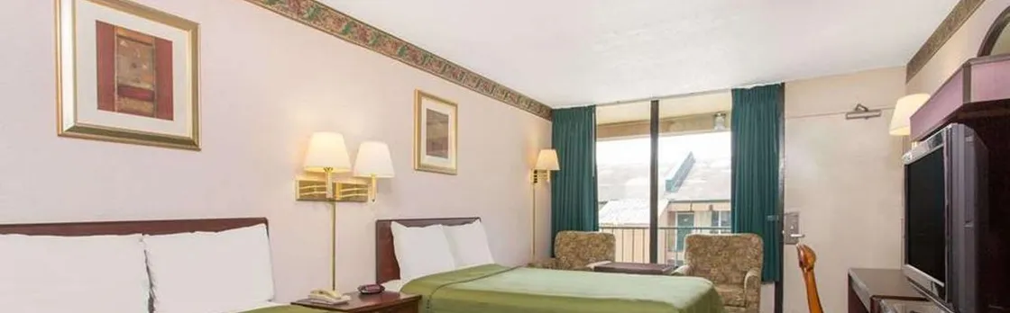 Knights Inn Roanoke Thirlane