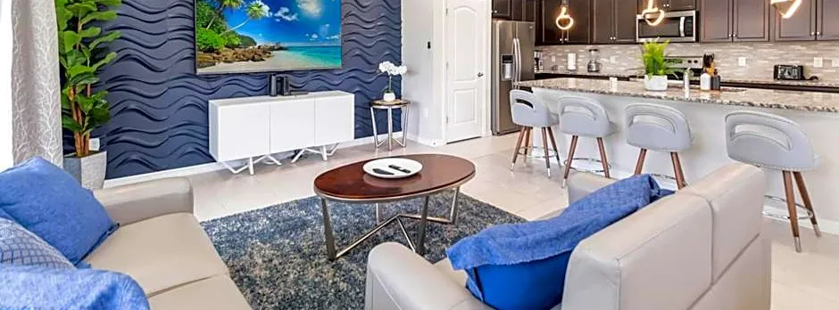 5BR Poolside Retreat
