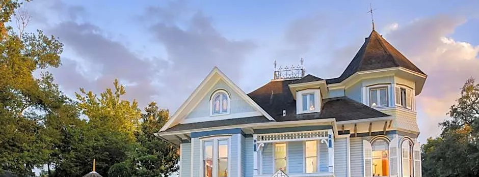 Sweetwater Branch Inn Bed And Breakfast