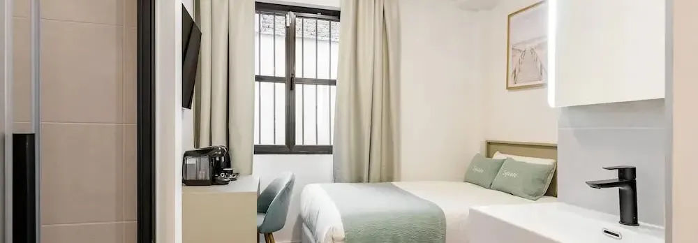 Square Rooms by Charming