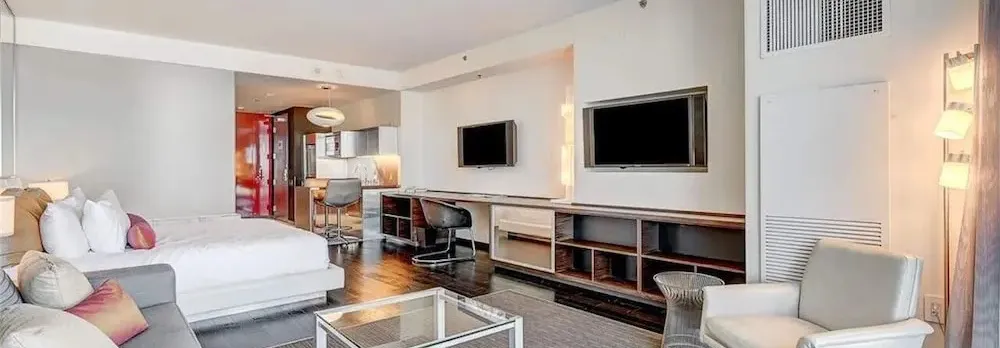 Stunning High-floor Strip Views Balcony 35309