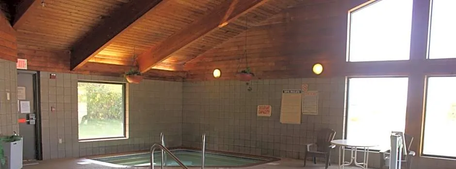 AmericInn by Wyndham West Burlington