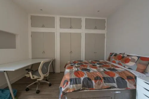 Haymarket Spacious 3 Bedroom Street Level