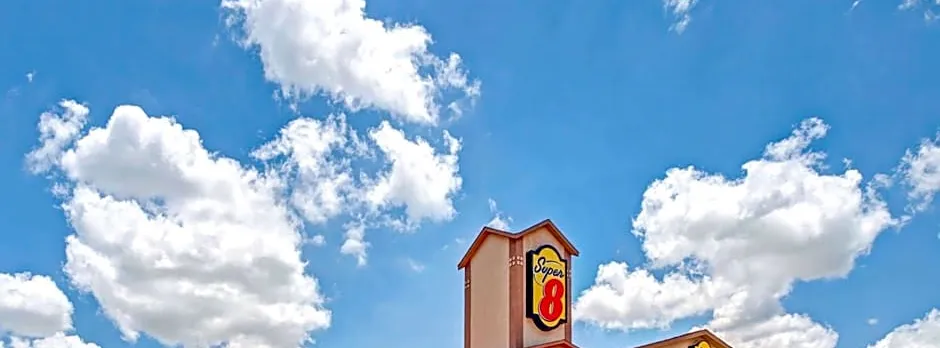 Super 8 by Wyndham Mont Belvieu/Baytown East