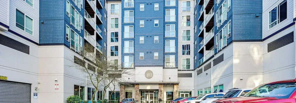4 Mi to Dtwn, Commuter-friendly Apt in Tacoma