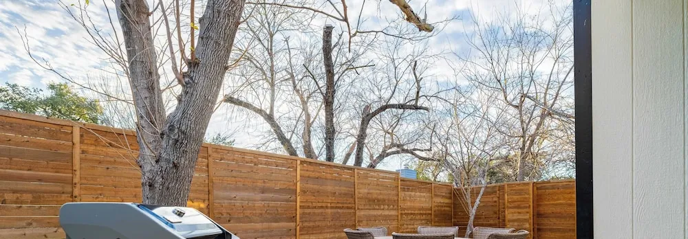 Private Yard w/ BBQ & Games, Steps to South Congress & Barton Creek Clarksburg