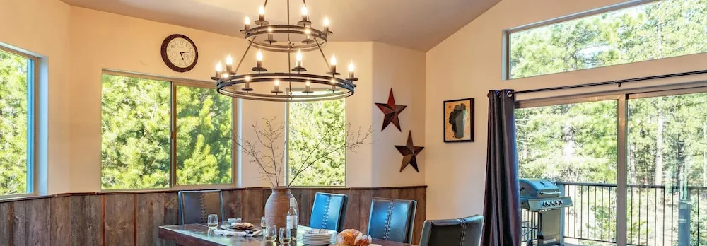 10mins to Lake Hot Tub, Game Room, Forest Views Meyers Meadow by Avantstay