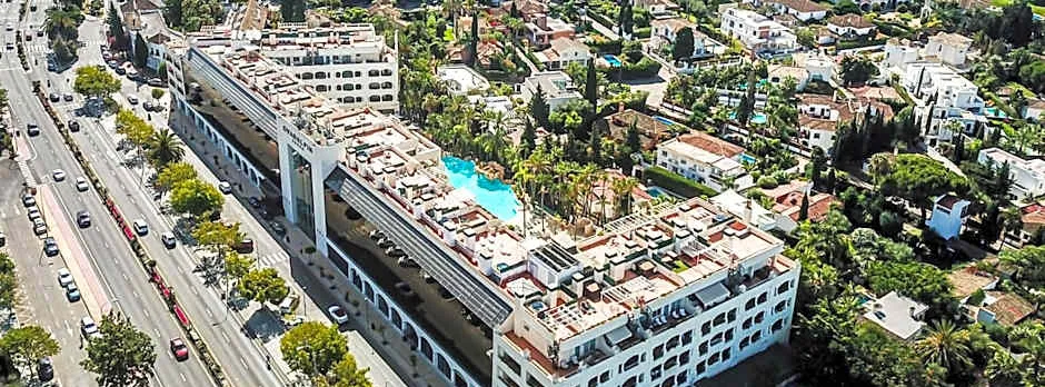 Apartamentos Guadalpin Suites