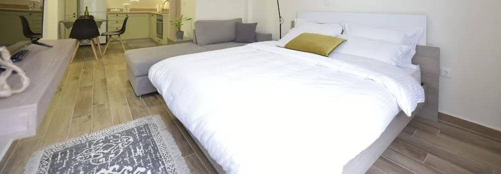 Live As a Greek in Artemis Apartment