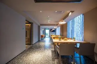 True Go Hotel (Beijing Jianguomen Capital Children's Research Institute Store)