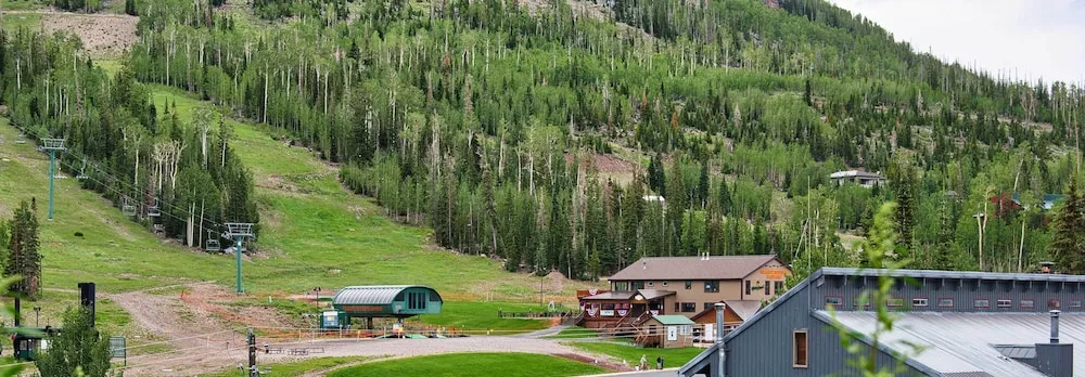 Ski Condo in Chalet Village at Brian Head!